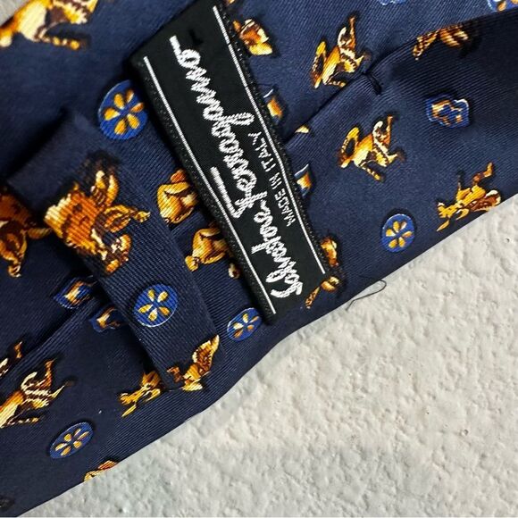 Ferragamo | navy and gold print neck tie silk necktie Greek gods - Picture 4 of 8